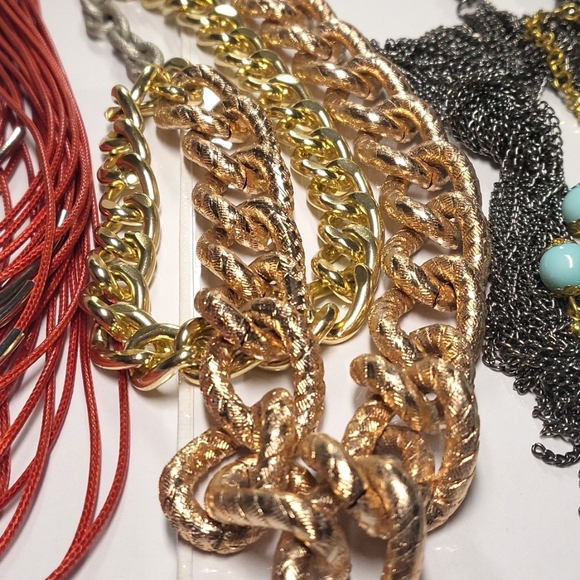 NT541 Wearable Vintage Necklaces Grab Bag or Craft Lot - Picture 8 of 12